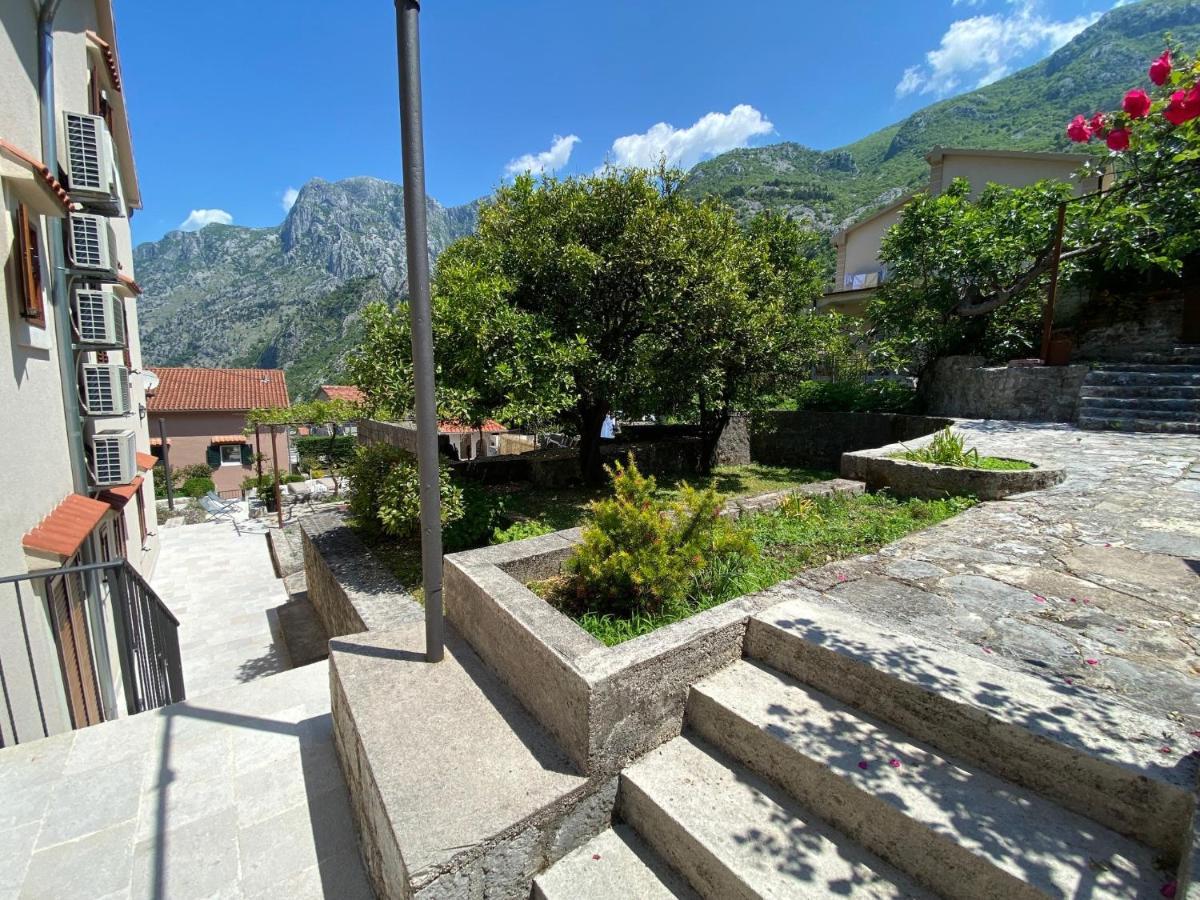 Apartments Mezini 11 Kotor Exteriör bild