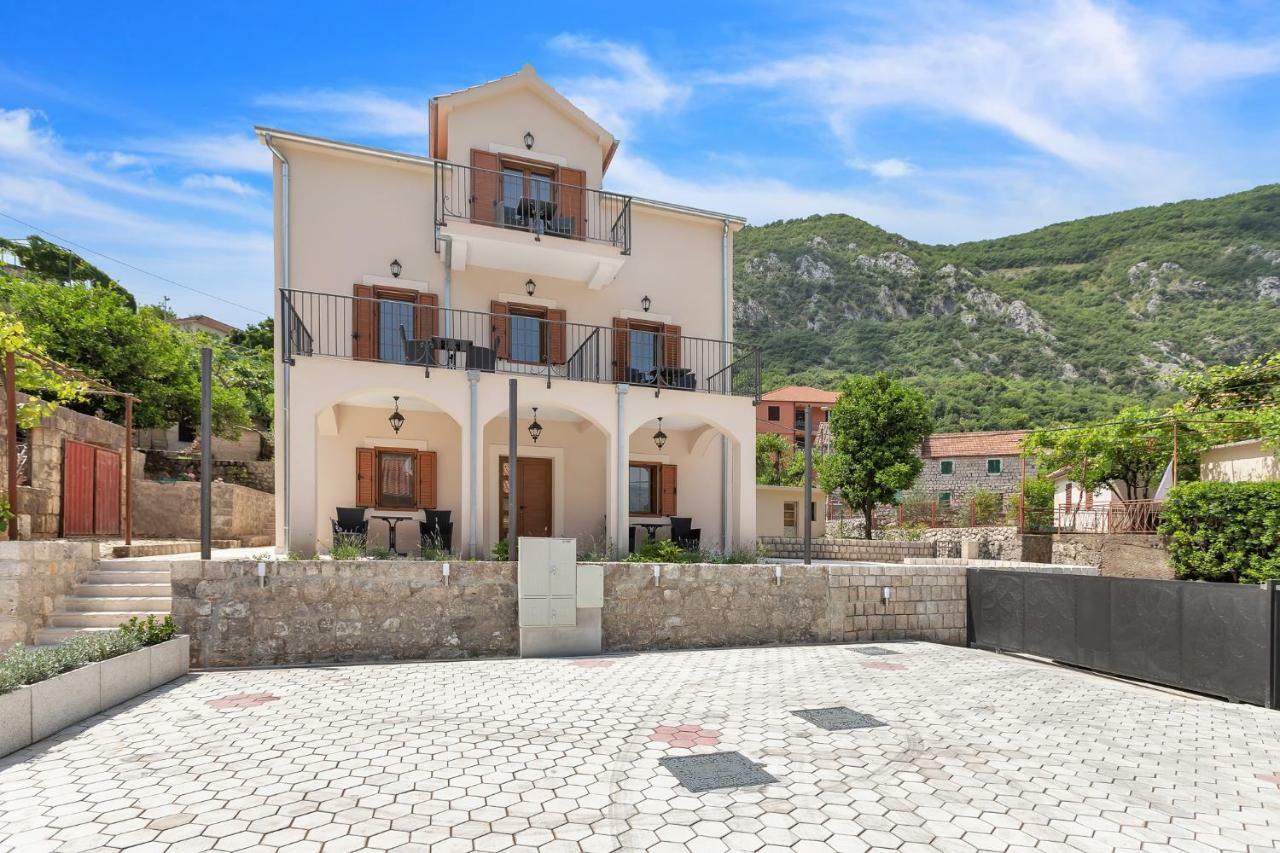 Apartments Mezini 11 Kotor Exteriör bild