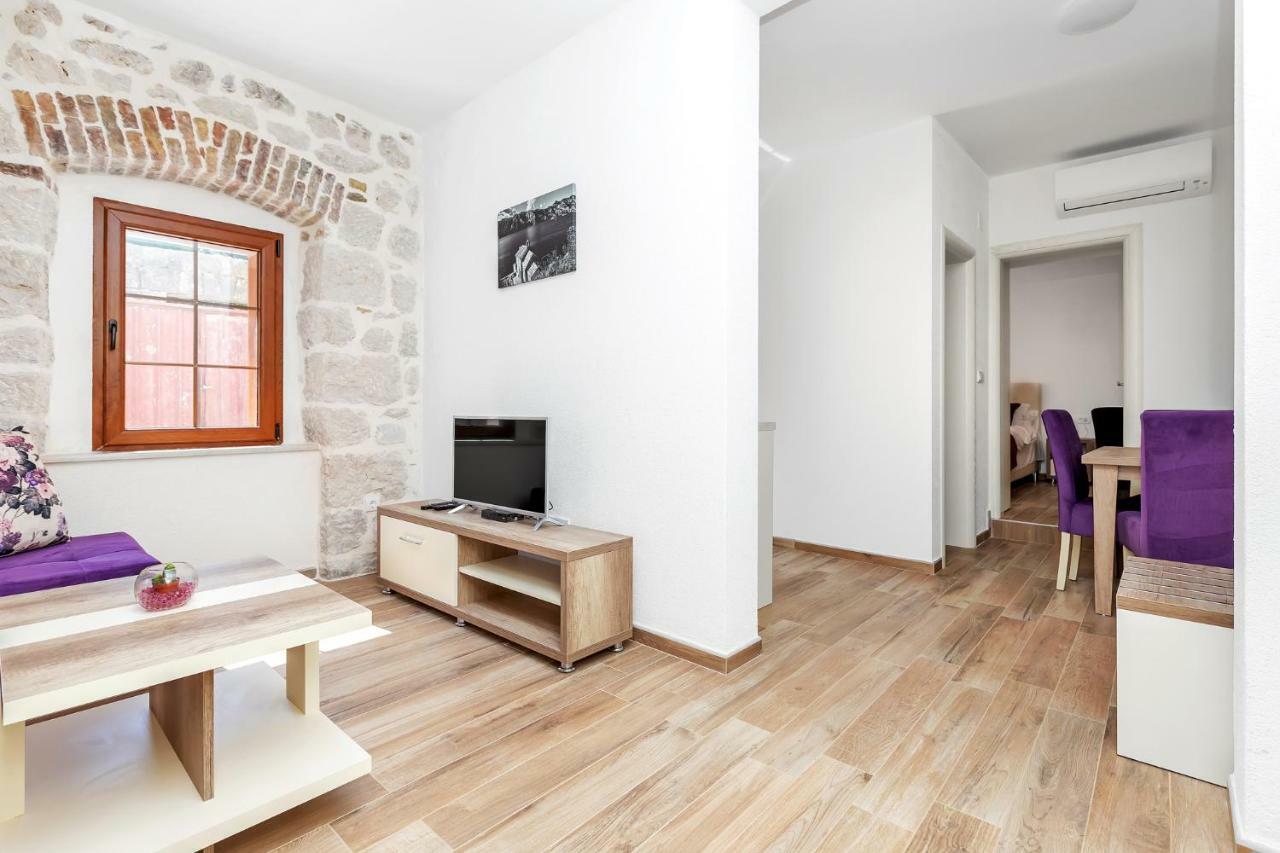 Apartments Mezini 11 Kotor Exteriör bild