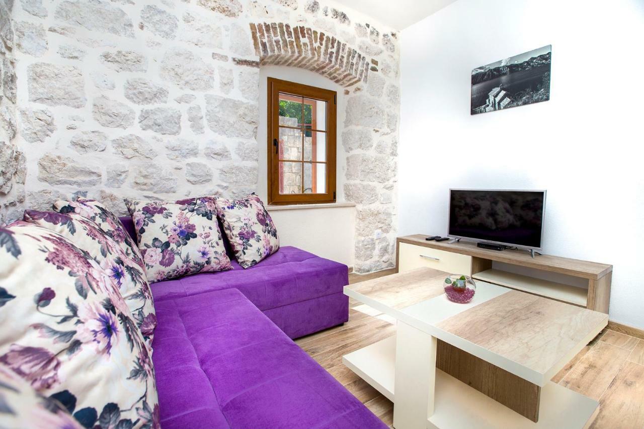 Apartments Mezini 11 Kotor Exteriör bild