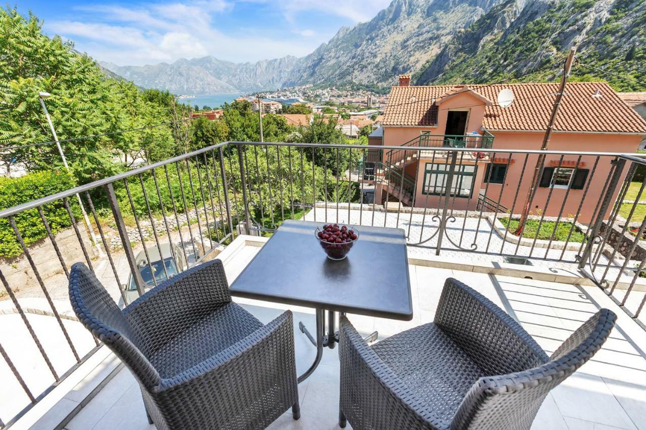 Apartments Mezini 11 Kotor Exteriör bild