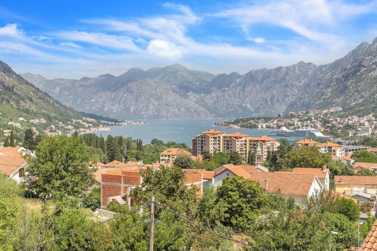 Apartments Mezini 11 Kotor Exteriör bild