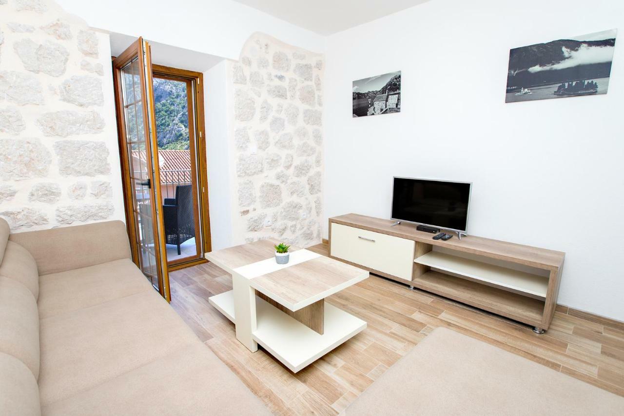 Apartments Mezini 11 Kotor Exteriör bild