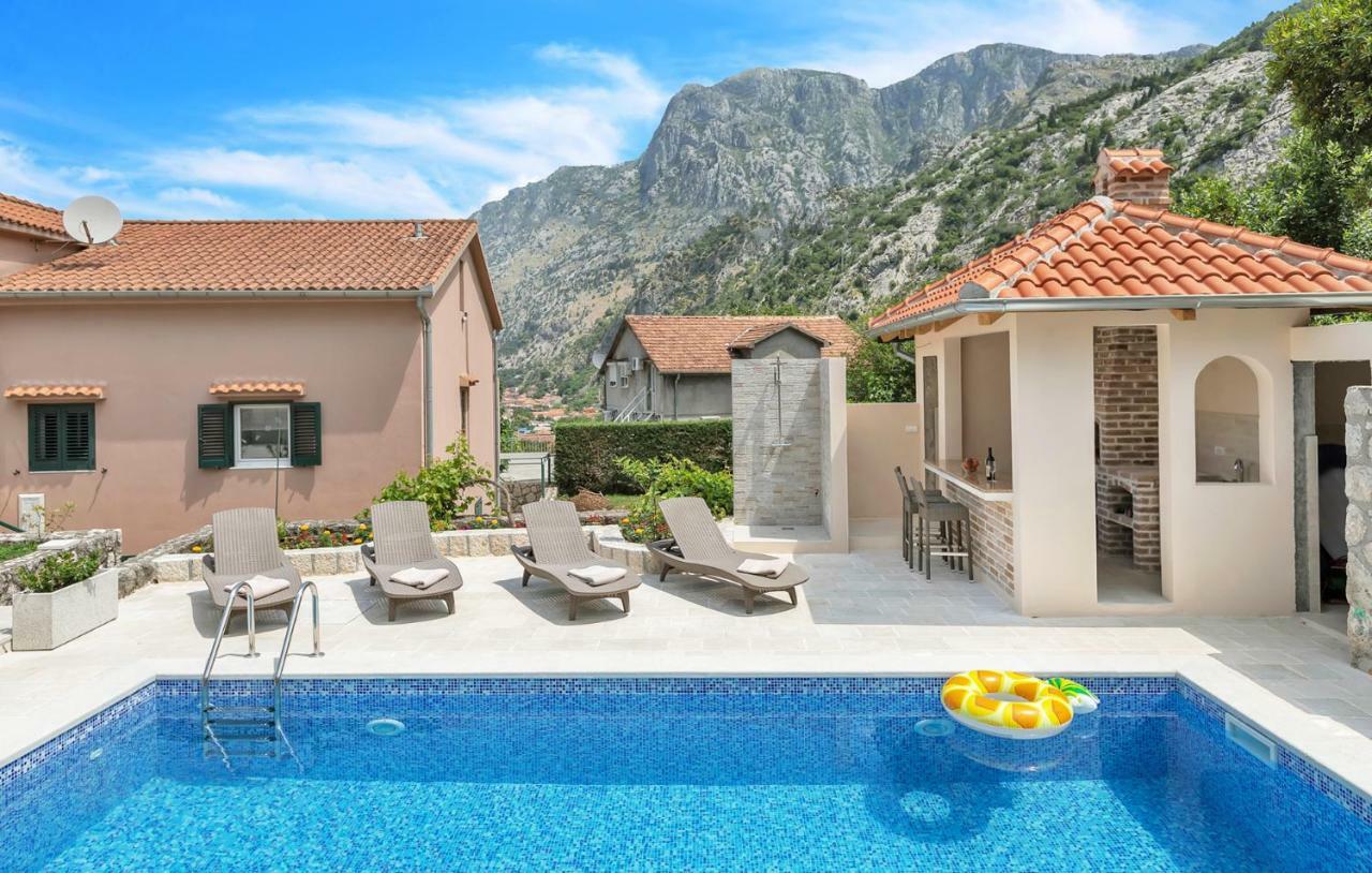 Apartments Mezini 11 Kotor Exteriör bild