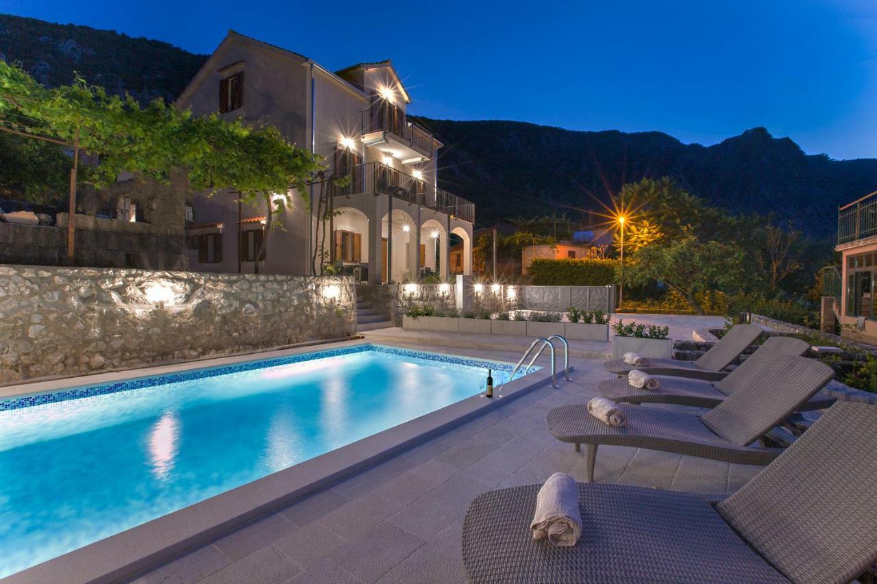 Apartments Mezini 11 Kotor Exteriör bild